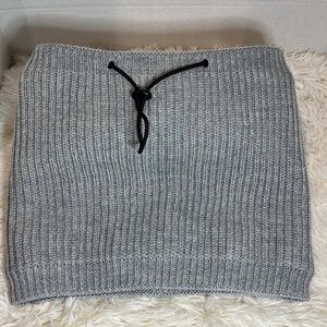 Abound knit drawstring grey neck scarf.